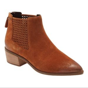 COLE HAAN Val bootie leather suede 8.  8.5